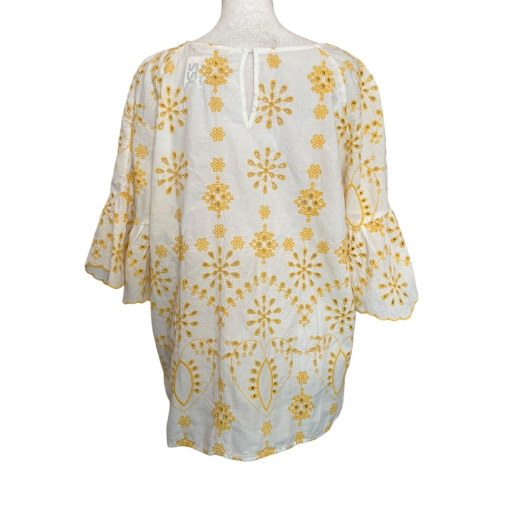 NWT Given Kale Women Top Size M Yellow Floral Eyelet Embroidered Scalloped Hem - Picture 2 of 12